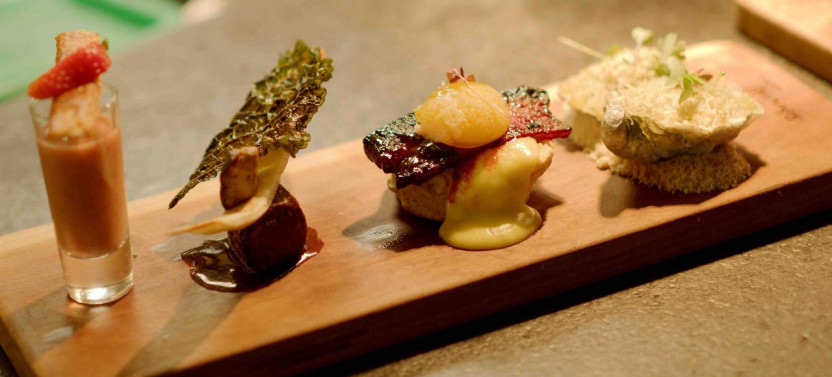 3:30pm Self-Guided Finger Licking Foodie Tour - Downtown
