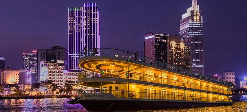 Water Puppet Show & Dinner On Cruise