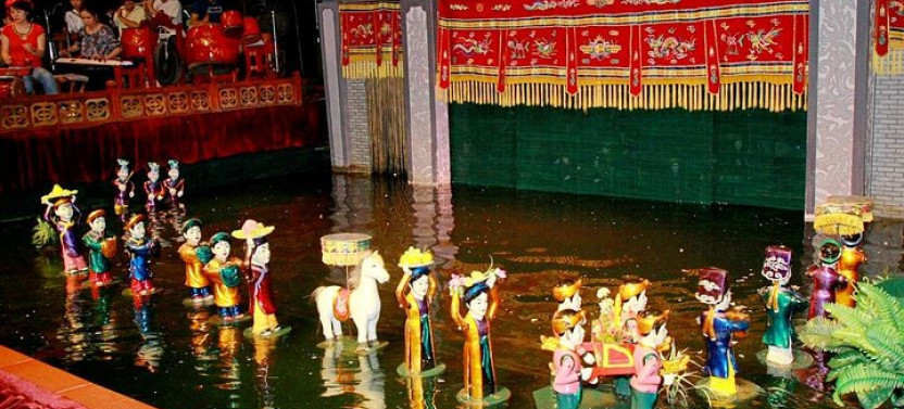 Water Puppet Show & Dinner On Cruise