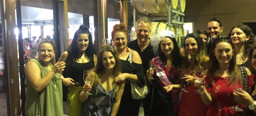 Mornington Peninsula Winery Bus Tour + Lunch With Wine