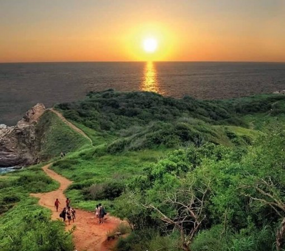 Puerto Escondido: Sunset at Punta Cometa - Puerto Escondido | Project ...