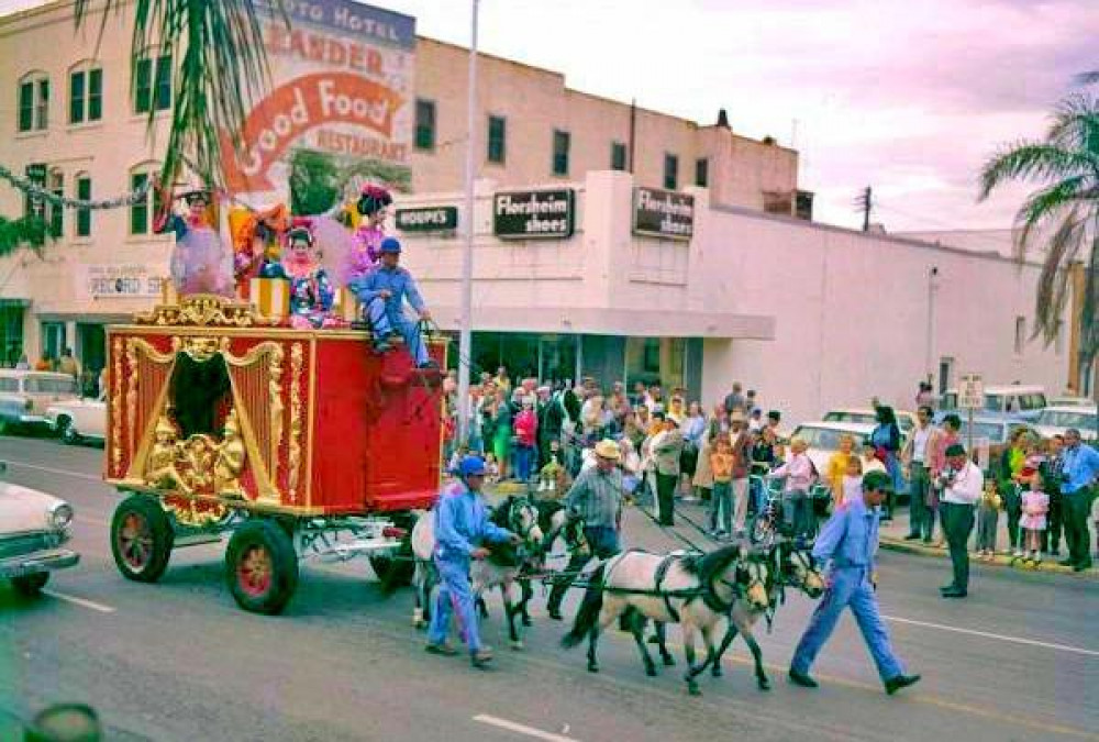 Circus Secrets Of Sarasota Trolley Tour Sarasota Project Expedition
