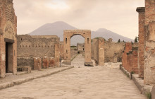 Pompeii Private Tour: Daily Life in the Buried City