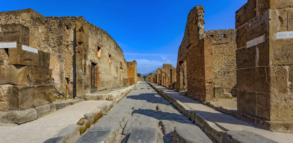 Private Pompeii Day Trip With High Speed Train Car Naples