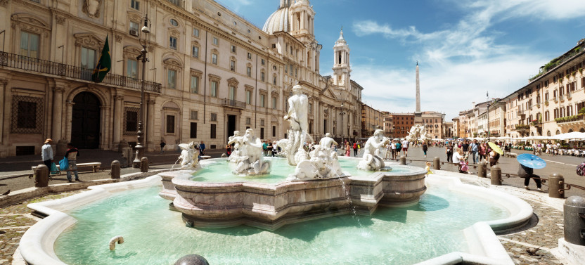 Piazzas of Rome Tour with Colosseum & Roman Forum