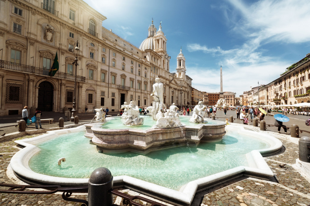 Piazzas of Rome Tour with Colosseum & Roman Forum