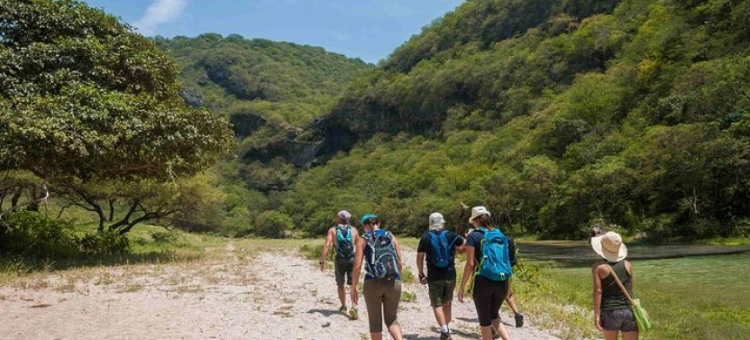 Salalah – Hiking Tour 2 Most Beautiful Valley In Dhofar