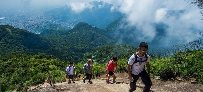 Tijuca's Peak Hiking Tour + National Park