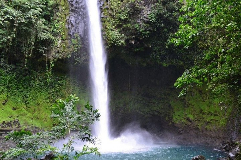 Arenal Hot Spots Volcano Waterfalls And Hot Springs - La Fortuna ...