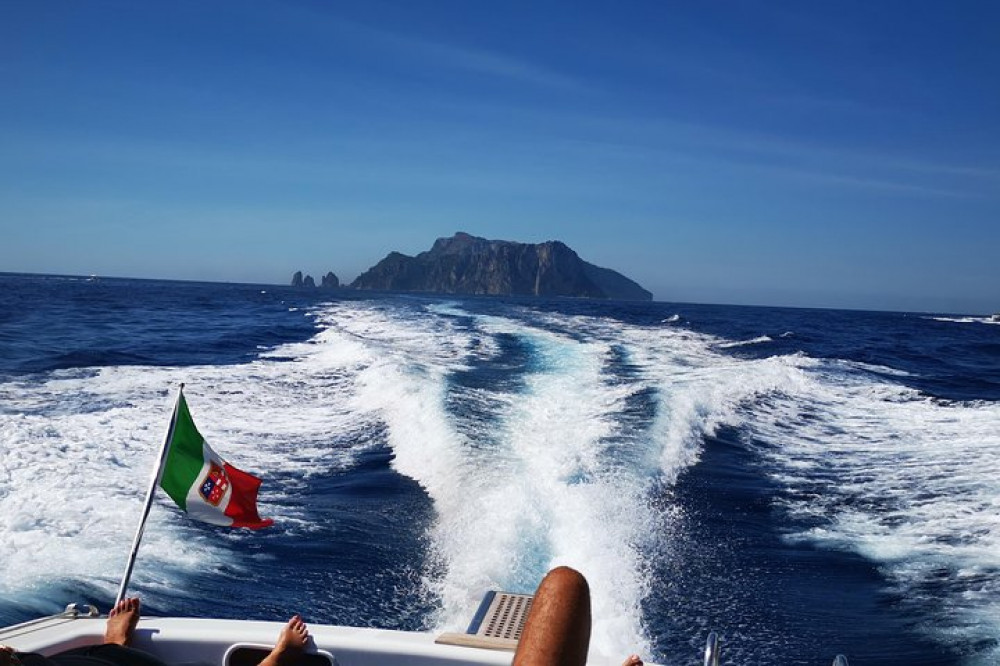 Private Tour Capri with Baia 40