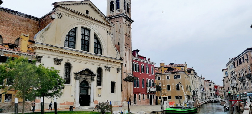 Off The Beaten Path Walk In Venice - Shared or Private