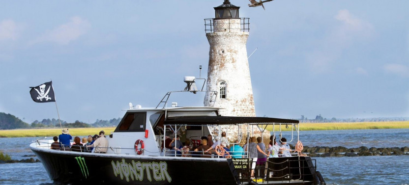 Tybee Island Dolphin Tour with Lighthouse from Savannah