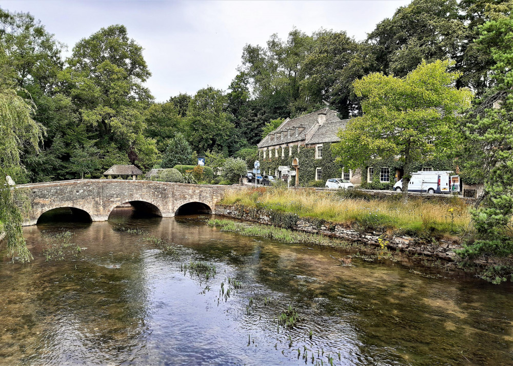 Private Cotswolds Day Trip From London with Hotel Pickup