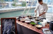 Luxury Dubai Marina Dinner Cruise With Live Music