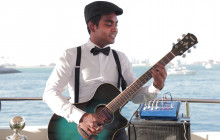 Luxury Dubai Marina Dinner Cruise With Live Music