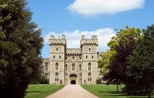 Windsor, Stonehenge And Bath Guided Small Group Tour from London