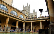 Windsor, Stonehenge And Bath Guided Small Group Tour from London
