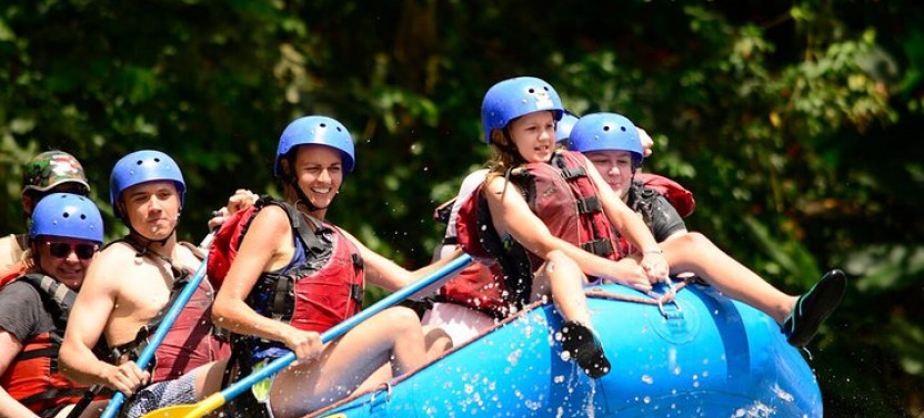 Class II-III Rafting and Chocolate Tour from La Fortuna