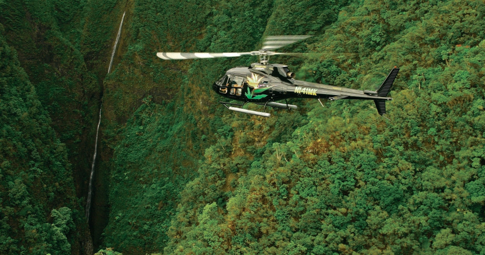 Oahu to Kauai: Helicopter & Movie Adventure Tour