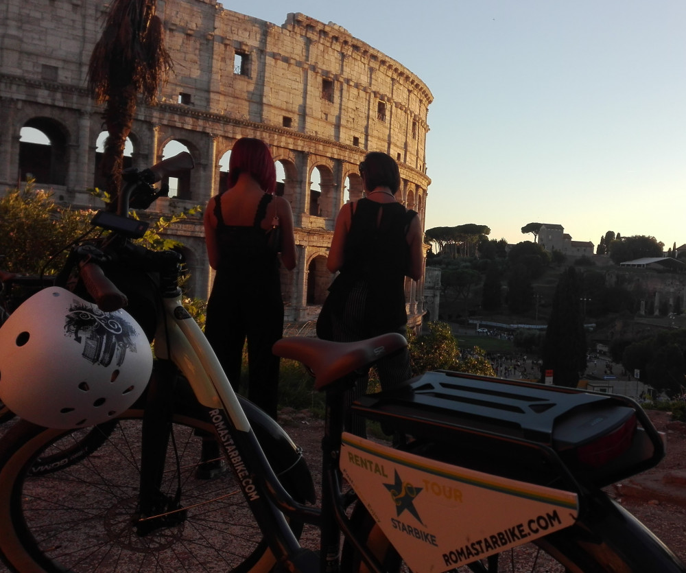 Private Night E-bike Tour of Roma