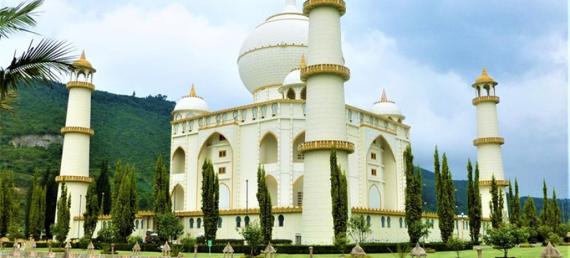 Jaime Duque Theme Park and Salt Cathedral in Zipaquirá