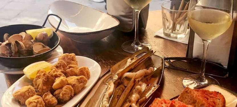 Private Authentic Tapas Tour: Barcelona Wine & Flavours