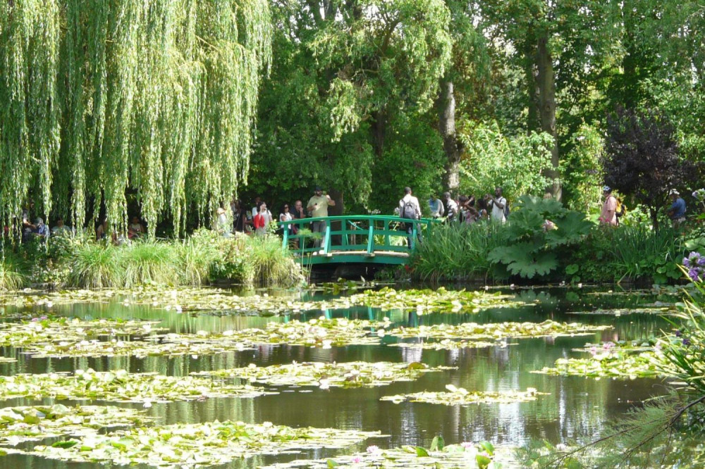 Audio Guided Tour: Giverny Monet's Garden & Palace of Versailles