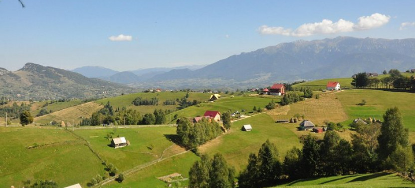 Small Group Romanian Authentic Mountain Village Trip from Brasov