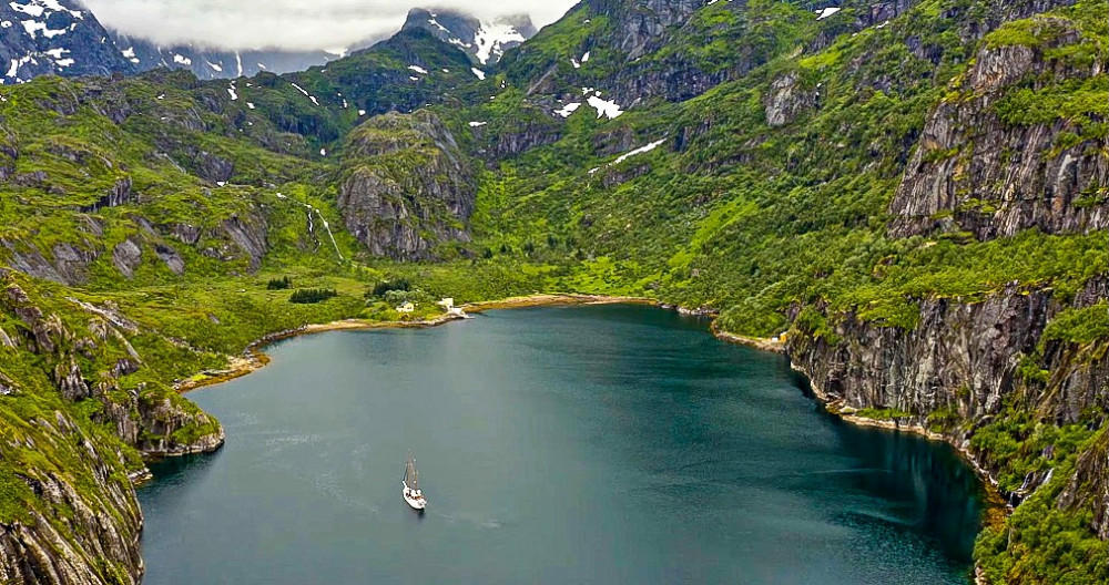 Luxury Trollfjord Cruise - Svolvaer | Project Expedition