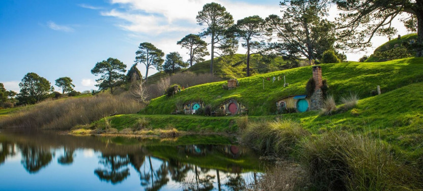 Hobbiton Movie Set & Rotorua Geothermal Valley Tour