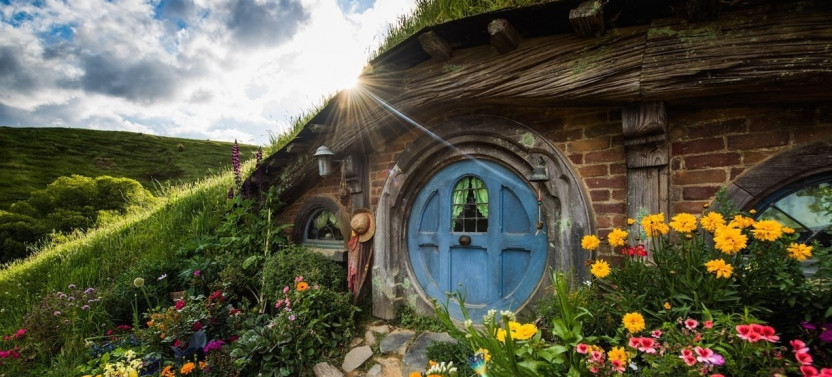 Hobbiton Movie Set & Rotorua Geothermal Valley Tour