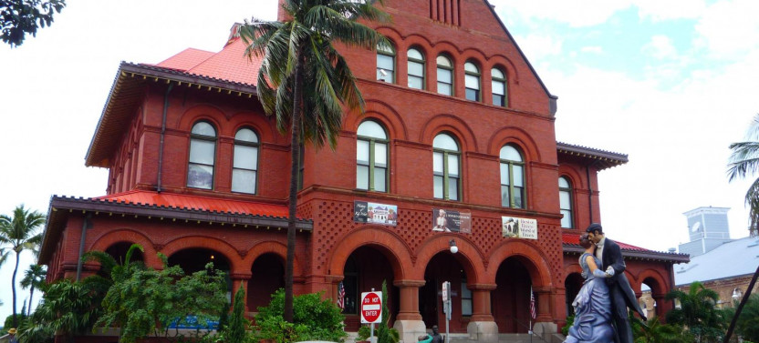 Key West Day Trip & Parasailing Adventure from Miami