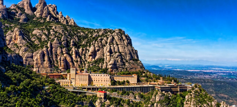 Private Guided Montserrat Tour with Pickup
