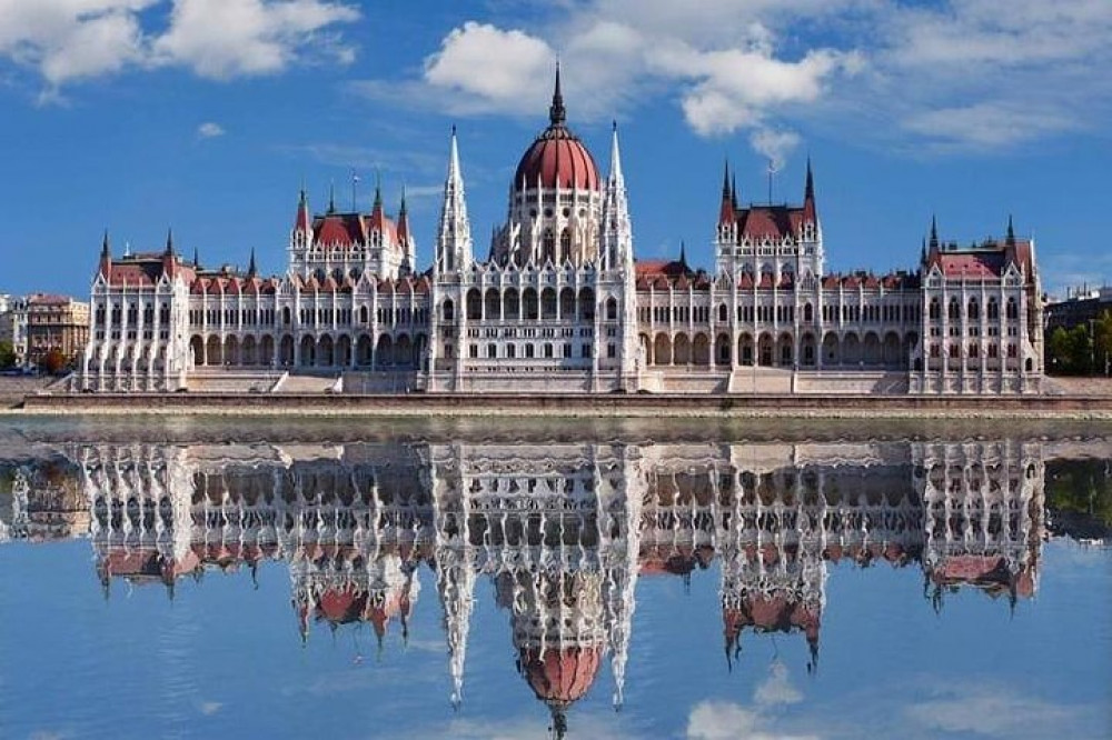 Full Day Private Budapest City Tour With Lunch & Parliament Visit