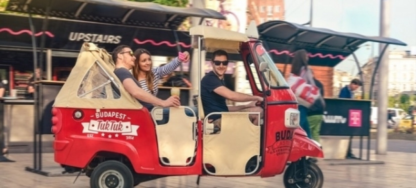 Budapest 2 Hrs Long Tuk Tuk City Tour+ Danube River Cruise