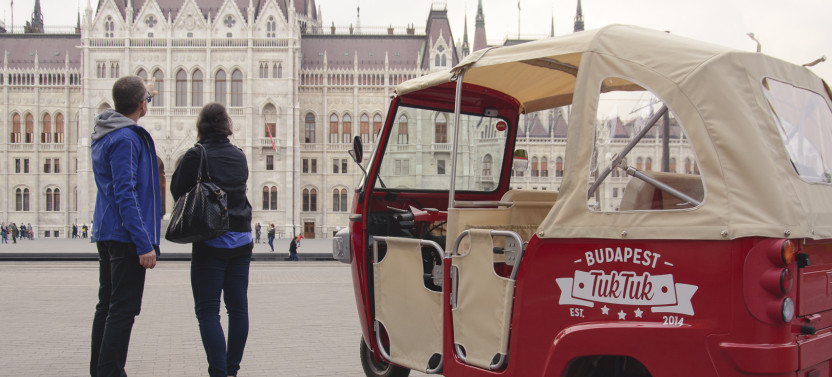 Budapest 2 Hrs Long Tuk Tuk City Tour+ Danube River Cruise