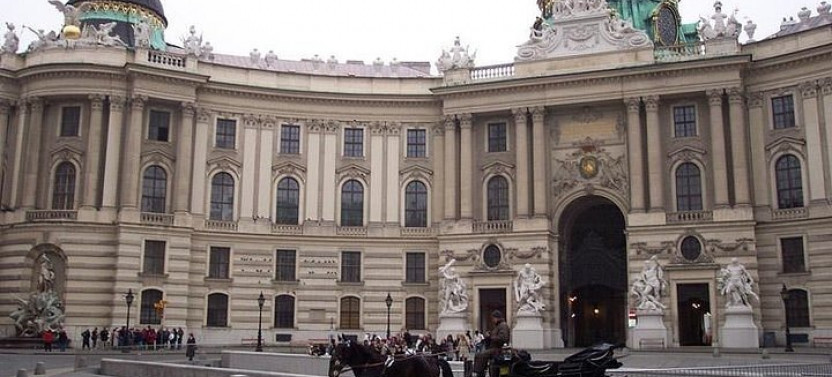 2 Days Vienna - Bratislava Private Guided Tour From Budapest