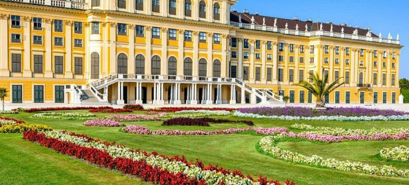 Private Transfer to Budapest From Vienna Or Vienna Airport