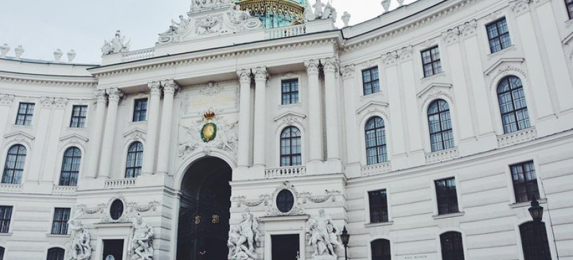 Full Day Private Guided Vienna Tour From Budapest With Lunch