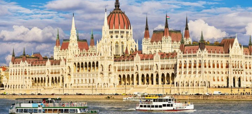 All Day Private City Tour of Budapest with Lunch and Cruise