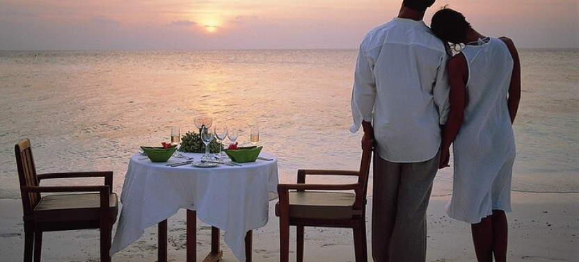 St. Maarten Dinner And Nightlife Round Trip Transportation