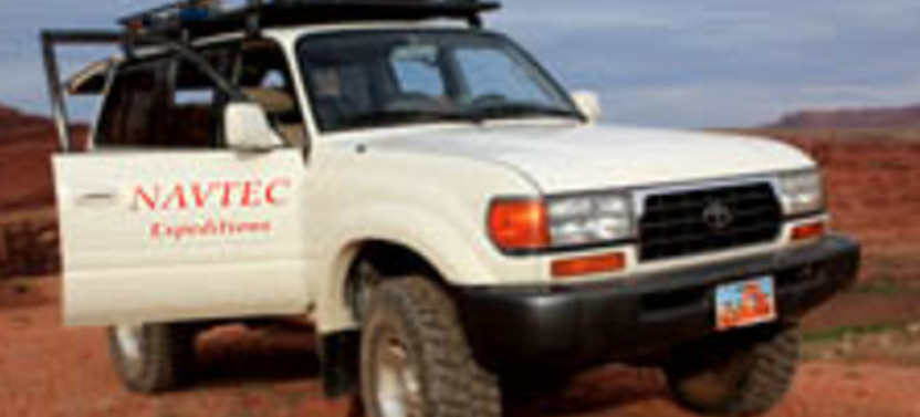 Full Day White Rim Trail 4x4 & Hiking Adventure