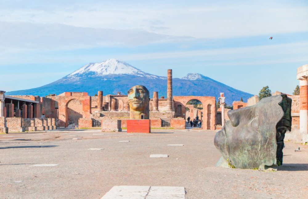 Unesco Jewels: Pompeii And Its Ruins From Rome