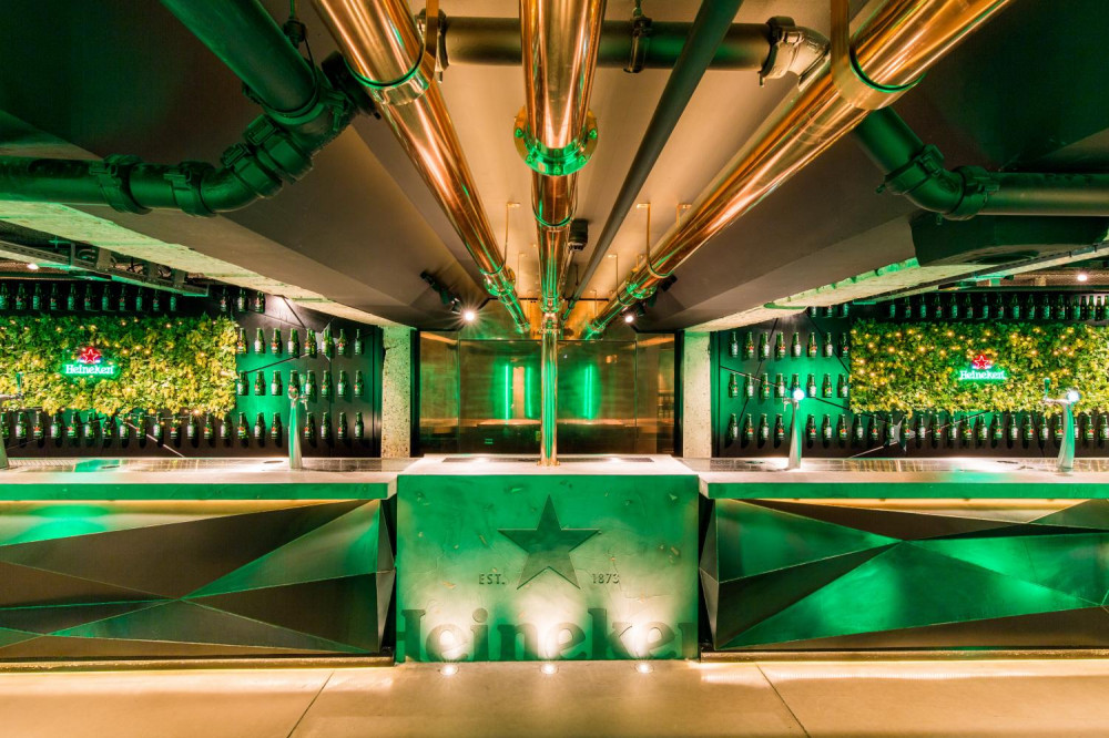 75 min. Heineken Canal Cruise with Drinks & Heineken Experience