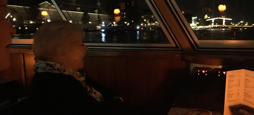 Amsterdam Evening Canal Cruise with Snackbox