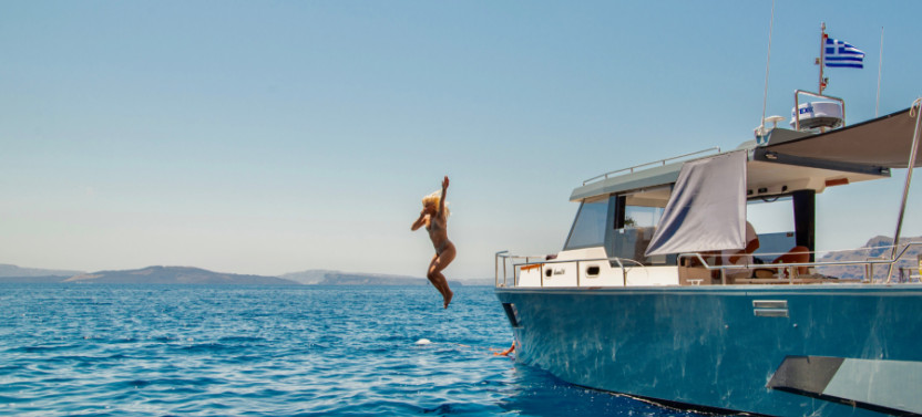 Diamond 36 Motor Yacht Private 3H Day Cruise