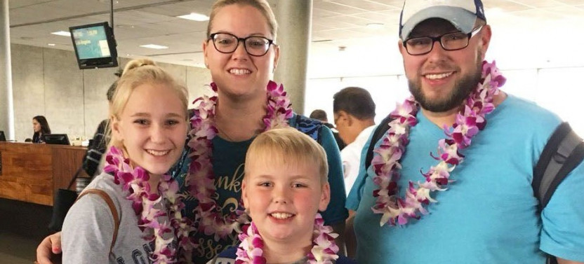 Lihue Kauai Airport - Ohana Small Group Lei Greeting
