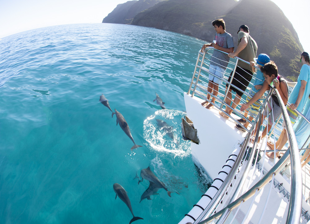 Lucky Lady Deluxe - Na Pali Snorkel Catamaran Tour