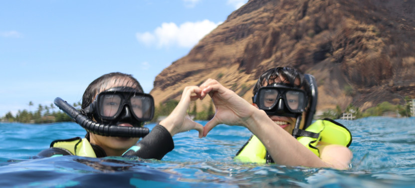 Waikiki Turtle Canyon Snorkeling with Hula & Complimentary Soft Drinks