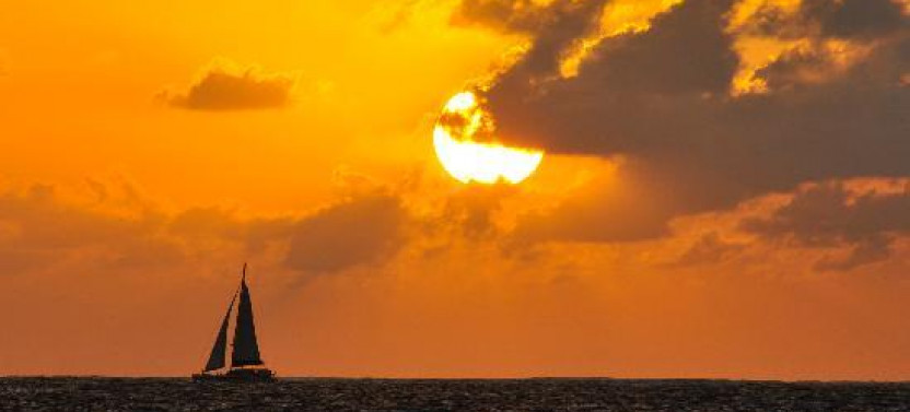 Waikiki Sunset Cocktail Catamaran Cruise without Shuttle